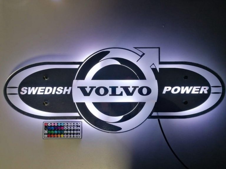 Svjetleće ogledalo Volvo 694X274