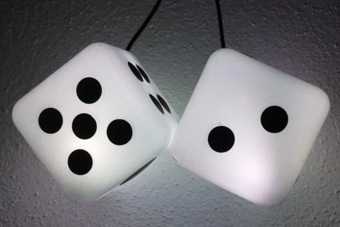 led beleuchtete fuzzy dice wuerfel im set rgb mit usb rot blau gruen weiss usw~10