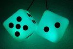 led beleuchtete fuzzy dice wuerfel im set rgb mit usb rot blau gruen weiss usw~4